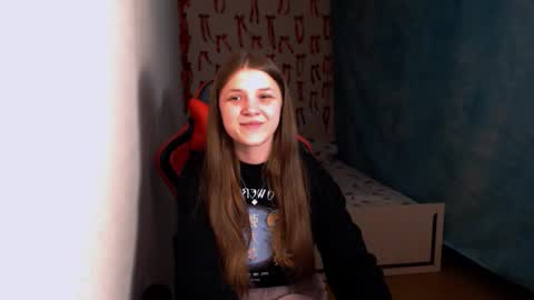 Mari online show from December 2025 03:27:02 PM