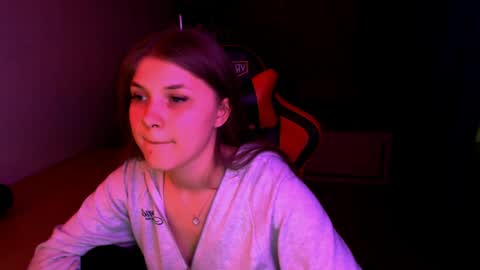 Mari online show from April 2026 06:54:02 PM