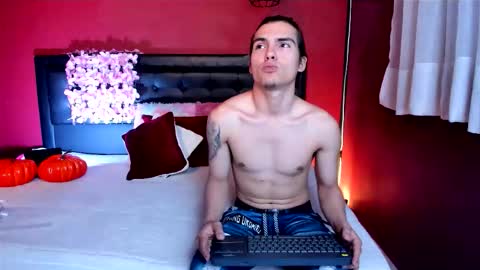 Snapshot of _tattoo_couple chatting on October 2025 02:29:02 PM online show from October 2025 02:29:02 PM