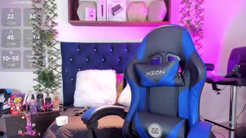 Snapshot of _taylor_black chatting on November 2025 10:02:01 PM Taylor online show from November 2025 10:02:01 PM