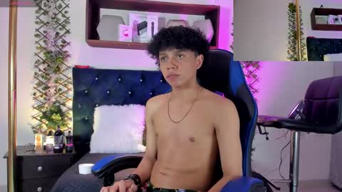 Snapshot of _taylor_black chatting on December 2025 10:40:02 PM Taylor online show from December 2025 10:40:02 PM