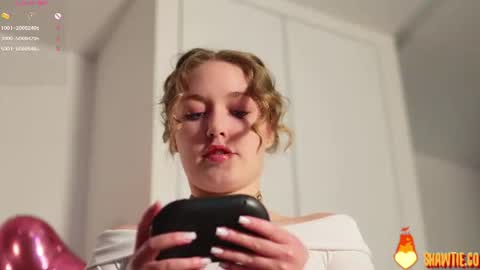 Snapshot of _taylor_swift chatting on June 2026 06:56:01 AM Taylor online show from June 2026 06:56:01 AM