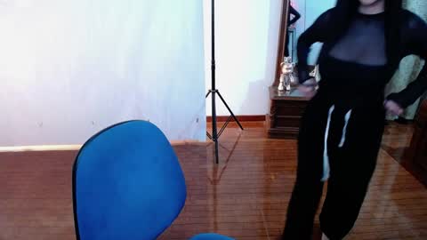 Snapshot of _the_dark_side_of_the_moon_ chatting on February 2025 05:18:02 AM _the_dark_side_of_the_moon_ online show from February 2025 05:18:02 AM