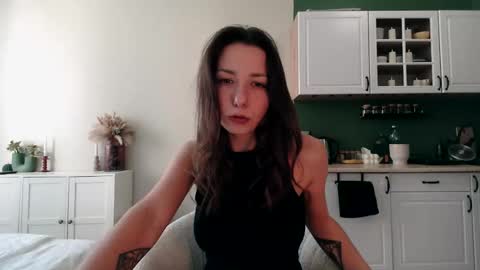 Mia online show from March 2026 02:45:01 PM