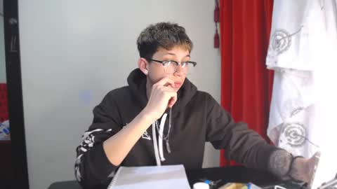 Thomas online show from December 2024 07:00:02 PM