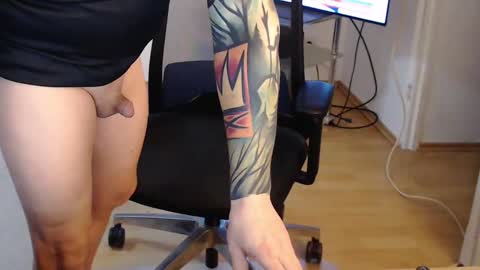 Snapshot of _trythis_ chatting on December 2025 07:03:02 AM _trythis_ online show from December 2025 07:03:02 AM