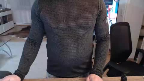 Snapshot of _trythis_ chatting on December 2025 07:07:02 PM _trythis_ online show from December 2025 07:07:02 PM