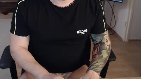 Snapshot of _trythis_ chatting on December 2025 10:55:01 AM _trythis_ online show from December 2025 10:55:01 AM