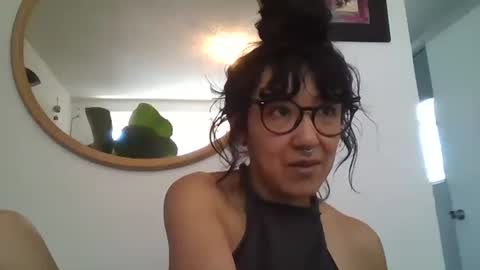 _tutti_frutti_ online show from February 2026 07:09:01 PM