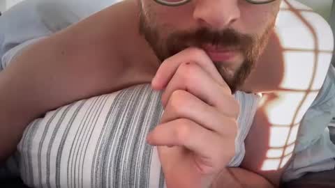 Snapshot of _ur_happy_meal chatting on January 2025 01:05:01 PM DJ online show from January 2025 01:05:01 PM