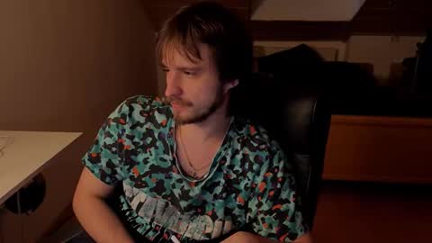 Snapshot of _v_l_a_d_ chatting on February 2026 03:44:02 PM Vlad online show from February 2026 03:44:02 PM