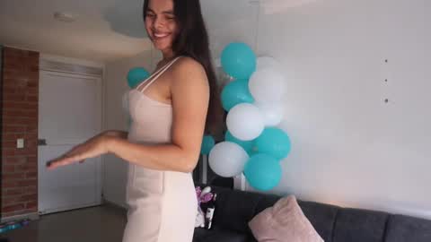 Anastasia Vahos online show from September 2025 05:13:01 PM