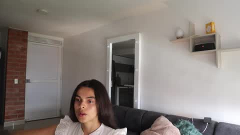 Anastasia Vahos online show from September 2025 05:24:02 PM