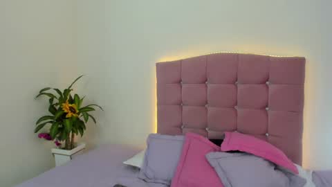 Vale online show from December 2024 03:14:01 PM