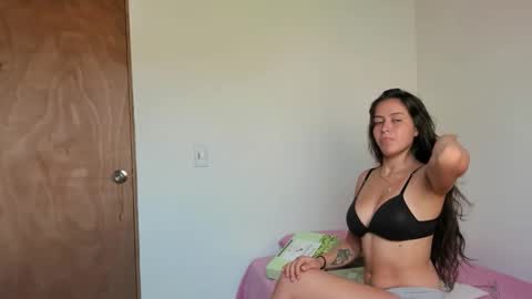 _valentina_69 online show from November 2025 04:29:02 PM