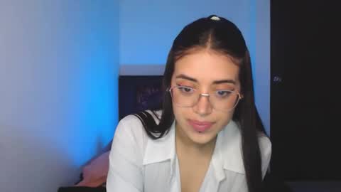 Snapshot of _valentinax_ chatting on February 2026 11:50:01 AM Vale online show from February 2026 11:50:01 AM