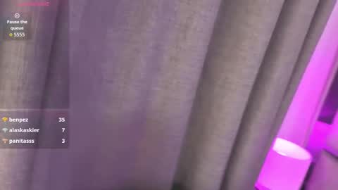 Snapshot of _valeria_saenz_ chatting on January 2026 08:31:02 AM _valeria_saenz_ online show from January 2026 08:31:02 AM