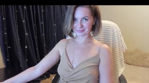 _vallylove online show from October 2025 12:19:01 AM