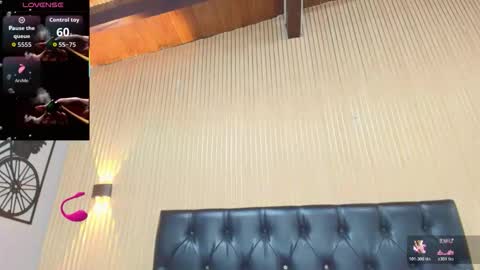 Snapshot of _veronica_tits chatting on November 2025 04:34:02 AM Veronica online show from November 2025 04:34:02 AM