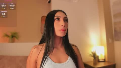 Snapshot of _victoria_lee chatting on May 2026 12:02:01 PM Victoria online show from May 2026 12:02:01 PM