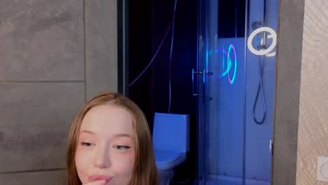 Violet online show from February 2025 11:28:02 PM