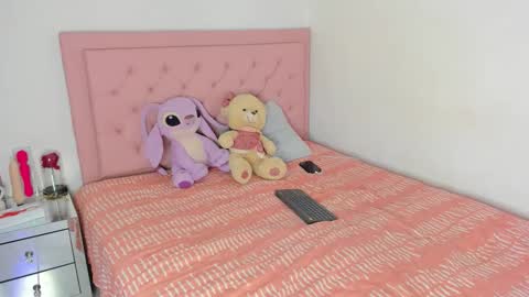 Snapshot of _violetadulce chatting on October 2025 12:52:01 AM Violeta online show from October 2025 12:52:01 AM