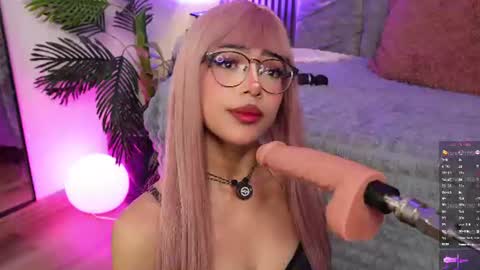 Snapshot of _viollettenoir_ chatting on June 2026 09:23:01 PM online show from June 2026 09:23:01 PM