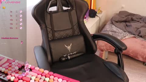 Alis online show from October 2025 06:58:02 AM