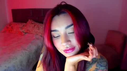 Snapshot of _viviana chatting on February 2025 10:50:01 PM INSTAGRAM pinzon viviana online show from February 2025 10:50:01 PM