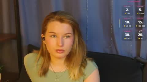 _watchmesmile_ online show from May 2026 04:54:01 AM