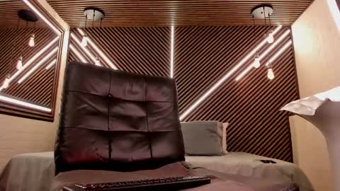 Snapshot of _white_fox_ chatting on February 2025 08:28:01 AM white fox online show from February 2025 08:28:01 AM