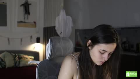 Kristina online show from November 2025 12:18:02 PM