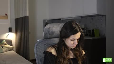 Kristina online show from November 2025 12:25:01 PM