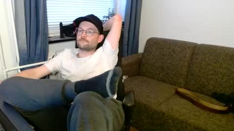 _whoisthatguy_ online show from November 2025 03:11:01 PM