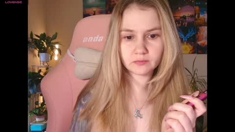 Enni online show from October 2025 06:42:02 AM