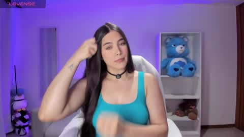 Snapshot of _wtdreamgirl chatting on May 2026 10:53:01 AM Luisa online show from May 2026 10:53:01 AM