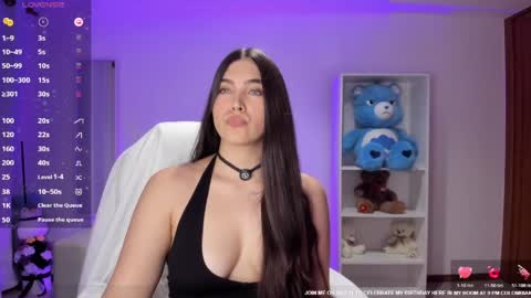 Snapshot of _wtdreamgirl chatting on May 2026 10:42:02 AM Luisa online show from May 2026 10:42:02 AM