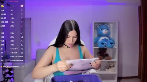 Snapshot of _wtdreamgirl chatting on May 2026 06:32:01 AM Luisa online show from May 2026 06:32:01 AM