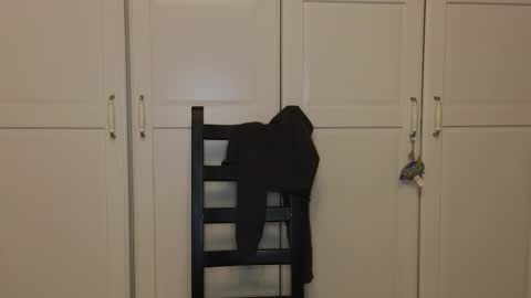 Niki online show from October 2025 10:00:01 PM