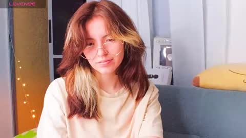 _yourcherrybomb online show from January 2025 06:15:02 AM