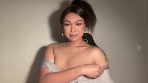 _yoursatisfaction_ online show from May 2026 09:33:01 PM