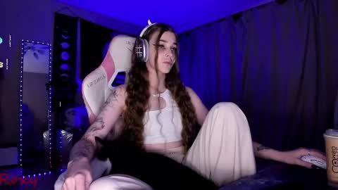 Roxy online show from October 2025 10:32:02 PM