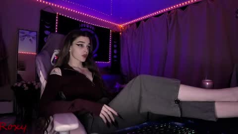 Roxy online show from April 2026 04:10:02 PM