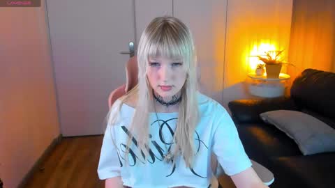 Snapshot of _yummi_ chatting on April 2026 06:50:01 PM Emy online show from April 2026 06:50:01 PM