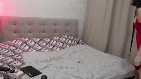 Nicole  Thomas  Dave online show from October 2025 03:25:01 PM