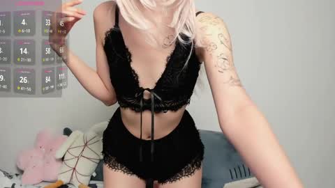 Mia online show from June 2026 09:31:01 PM