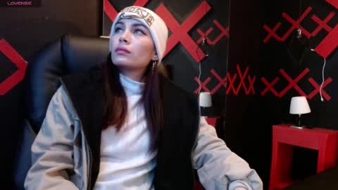 Snapshot of _yuyi chatting on February 2025 11:20:01 AM Yuyi online show from February 2025 11:20:01 AM