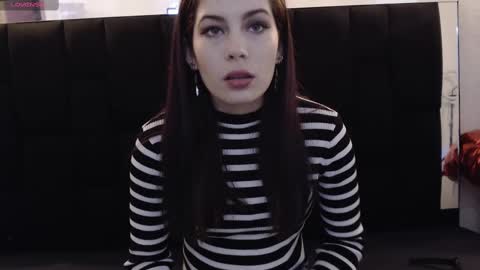 Snapshot of _yuyi chatting on February 2025 11:33:01 AM Yuyi online show from February 2025 11:33:01 AM