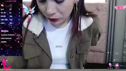 Snapshot of _yuyi chatting on October 2025 12:50:01 PM Yuyi online show from October 2025 12:50:01 PM