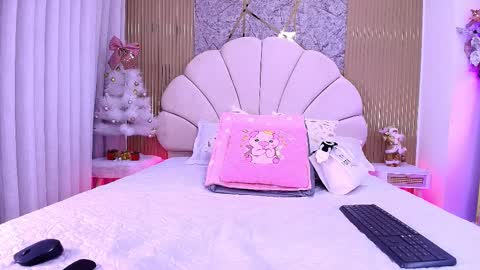 Aisha online show from November 2025 12:04:01 PM